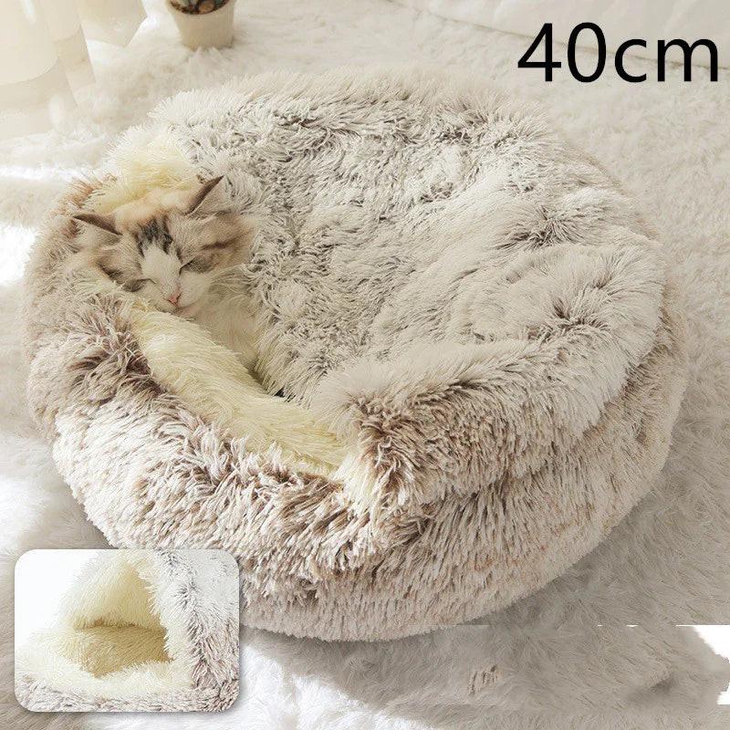 Fluffy round cat bed with soft faux fur and sleeping cat, cozy pet bed 40cm size